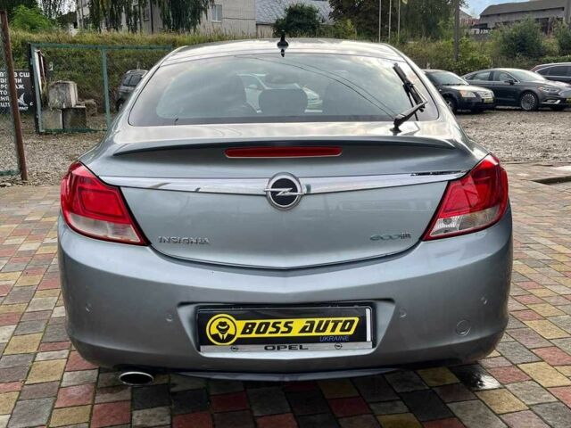Серый Опель Инсигния, объемом двигателя 2 л и пробегом 217 тыс. км за 7900 $, фото 5 на Automoto.ua