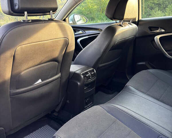 Серый Опель Инсигния, объемом двигателя 1.96 л и пробегом 216 тыс. км за 8500 $, фото 4 на Automoto.ua