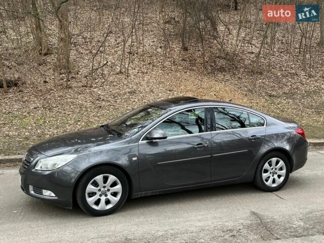 Серый Опель Инсигния, объемом двигателя 1.6 л и пробегом 260 тыс. км за 7100 $, фото 1 на Automoto.ua