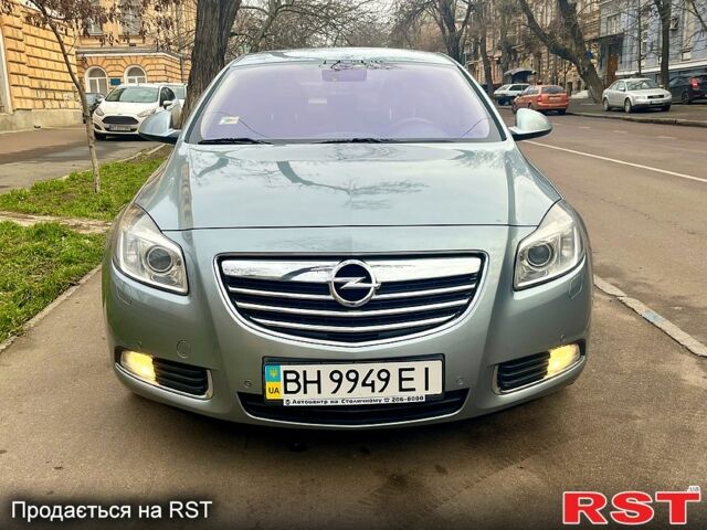 Серый Опель Инсигния, объемом двигателя 20 л и пробегом 202 тыс. км за 7200 $, фото 1 на Automoto.ua