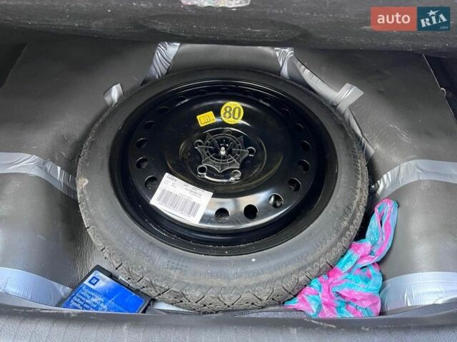 Серый Опель Инсигния, объемом двигателя 2 л и пробегом 90 тыс. км за 10400 $, фото 17 на Automoto.ua