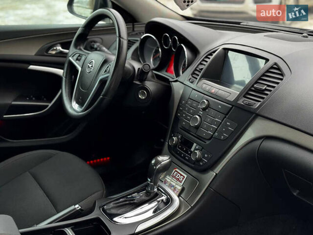 Сірий Опель Інсігнія, об'ємом двигуна 2 л та пробігом 90 тис. км за 10300 $, фото 9 на Automoto.ua