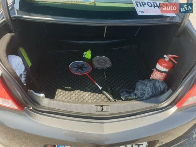 Сірий Опель Інсігнія, об'ємом двигуна 2 л та пробігом 150 тис. км за 10300 $, фото 14 на Automoto.ua