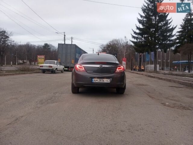 Серый Опель Инсигния, объемом двигателя 2 л и пробегом 285 тыс. км за 8350 $, фото 1 на Automoto.ua