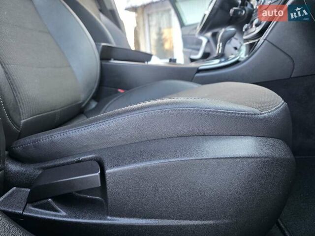 Серый Опель Инсигния, объемом двигателя 2 л и пробегом 281 тыс. км за 7333 $, фото 39 на Automoto.ua