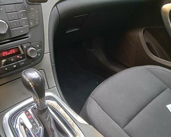 Сірий Опель Інсігнія, об'ємом двигуна 2 л та пробігом 120 тис. км за 8400 $, фото 13 на Automoto.ua