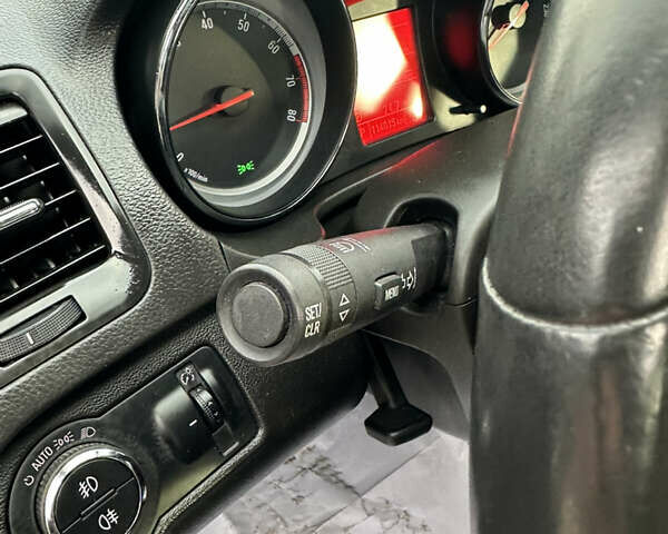 Серый Опель Инсигния, объемом двигателя 2 л и пробегом 114 тыс. км за 9700 $, фото 50 на Automoto.ua