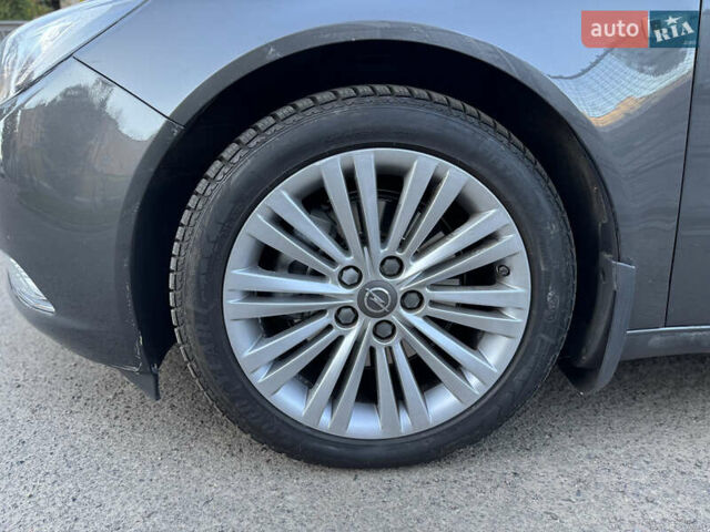 Опель Инсигния 2012 в Львове на Automoto.ua Серый Опель Инсигния, объемом двигателя 1.96 л и пробегом 155 тыс. км за 10299 $, фото 9 на Automoto.ua