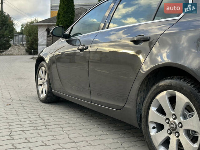 Серый Опель Инсигния, объемом двигателя 2 л и пробегом 114 тыс. км за 9700 $, фото 6 на Automoto.ua