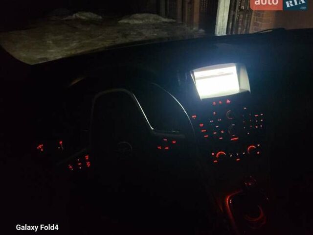 Сірий Опель Інсігнія, об'ємом двигуна 1.4 л та пробігом 208 тис. км за 9500 $, фото 11 на Automoto.ua