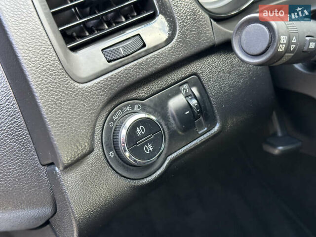 Серый Опель Инсигния, объемом двигателя 2 л и пробегом 114 тыс. км за 9700 $, фото 21 на Automoto.ua