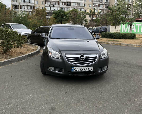 Серый Опель Инсигния, объемом двигателя 2 л и пробегом 220 тыс. км за 8150 $, фото 12 на Automoto.ua