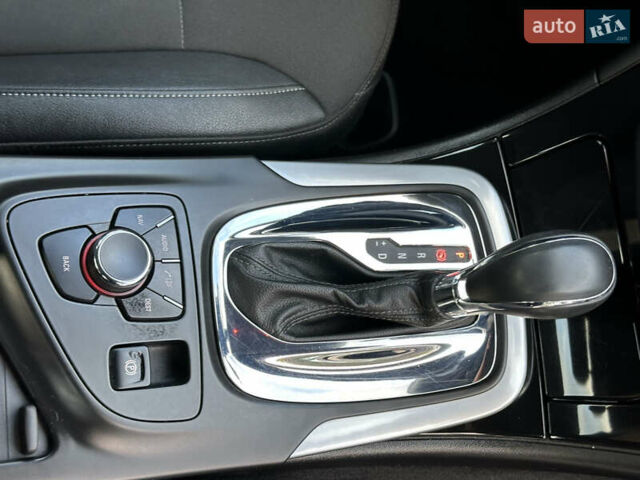 Серый Опель Инсигния, объемом двигателя 2 л и пробегом 114 тыс. км за 9700 $, фото 29 на Automoto.ua