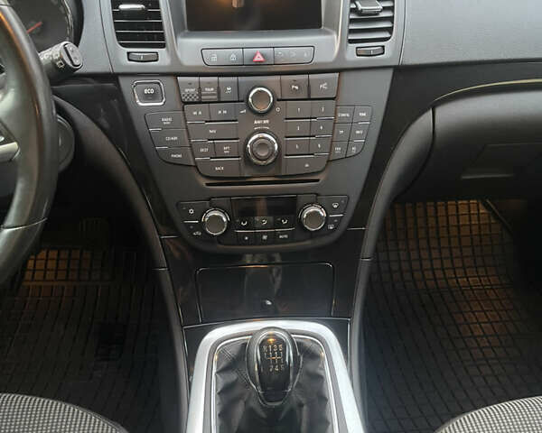 Сірий Опель Інсігнія, об'ємом двигуна 1.96 л та пробігом 225 тис. км за 9300 $, фото 41 на Automoto.ua