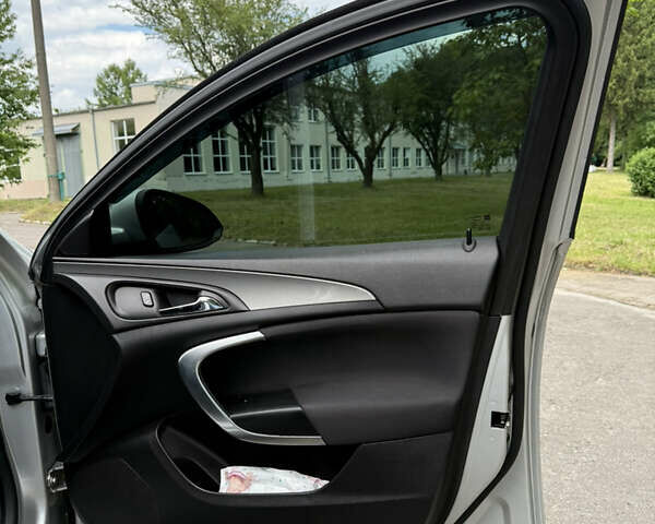 Серый Опель Инсигния, объемом двигателя 2 л и пробегом 241 тыс. км за 8300 $, фото 32 на Automoto.ua