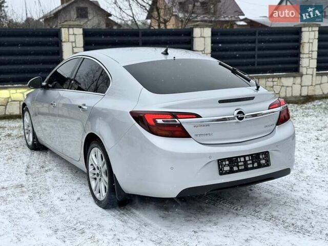 Серый Опель Инсигния, объемом двигателя 0 л и пробегом 235 тыс. км за 8999 $, фото 2 на Automoto.ua