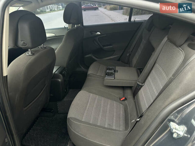 Серый Опель Инсигния, объемом двигателя 1.96 л и пробегом 211 тыс. км за 10200 $, фото 6 на Automoto.ua