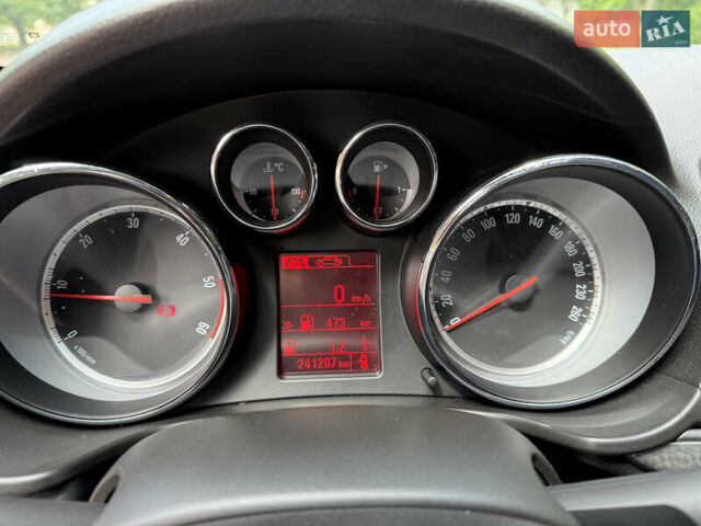 Серый Опель Инсигния, объемом двигателя 2 л и пробегом 241 тыс. км за 8300 $, фото 16 на Automoto.ua