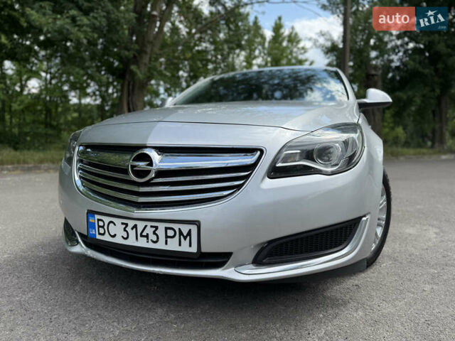 Серый Опель Инсигния, объемом двигателя 2 л и пробегом 241 тыс. км за 8300 $, фото 2 на Automoto.ua