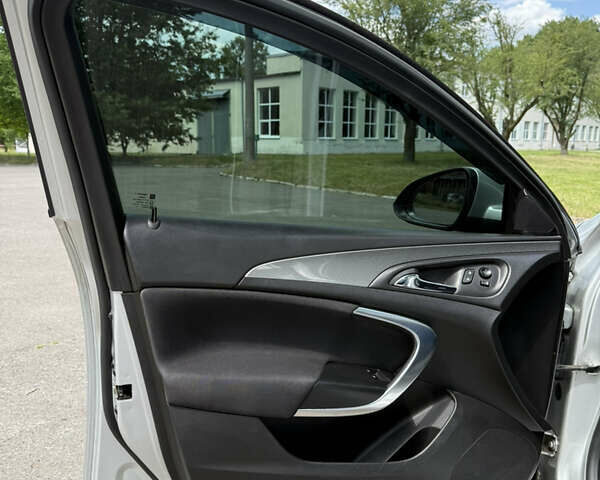 Серый Опель Инсигния, объемом двигателя 2 л и пробегом 241 тыс. км за 8300 $, фото 15 на Automoto.ua