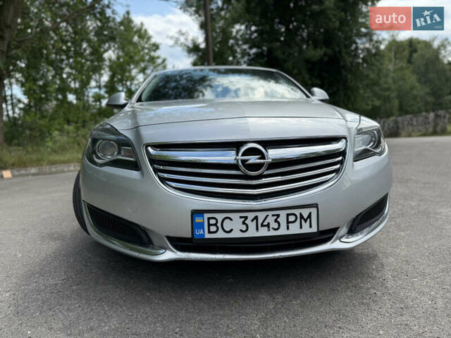 Серый Опель Инсигния, объемом двигателя 2 л и пробегом 241 тыс. км за 8300 $, фото 3 на Automoto.ua