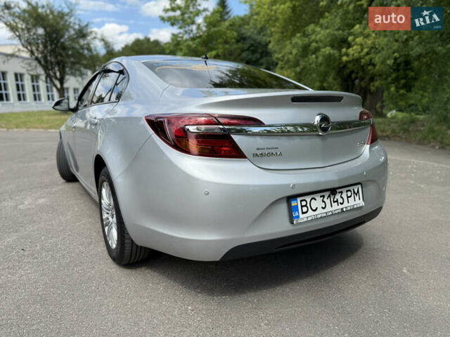 Серый Опель Инсигния, объемом двигателя 2 л и пробегом 241 тыс. км за 8300 $, фото 5 на Automoto.ua