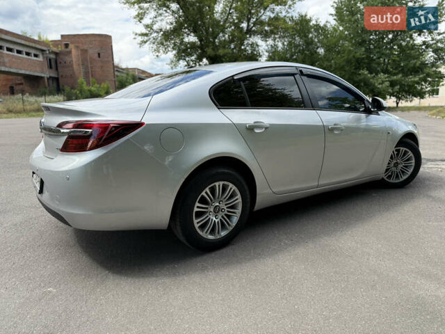 Серый Опель Инсигния, объемом двигателя 2 л и пробегом 241 тыс. км за 8300 $, фото 13 на Automoto.ua