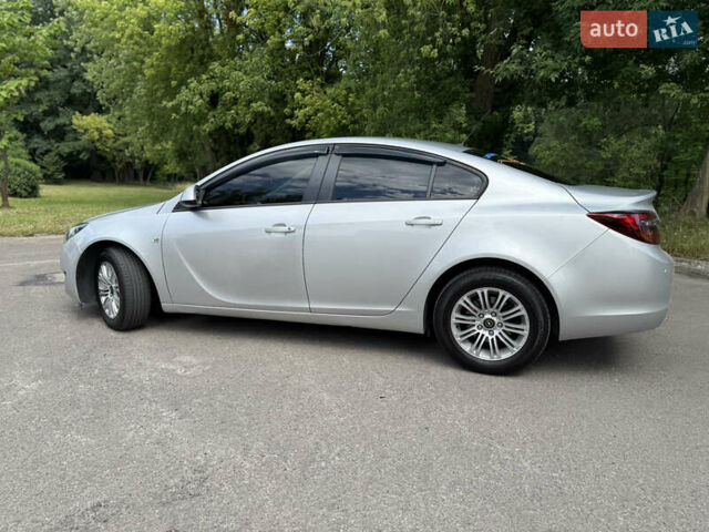 Серый Опель Инсигния, объемом двигателя 2 л и пробегом 241 тыс. км за 8300 $, фото 7 на Automoto.ua