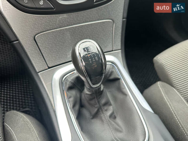 Серый Опель Инсигния, объемом двигателя 1.96 л и пробегом 211 тыс. км за 10200 $, фото 10 на Automoto.ua