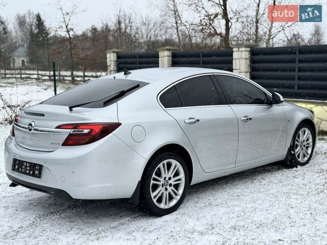 Серый Опель Инсигния, объемом двигателя 0 л и пробегом 235 тыс. км за 8999 $, фото 3 на Automoto.ua