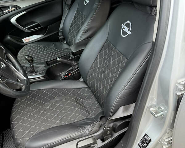 Серый Опель Инсигния, объемом двигателя 2 л и пробегом 241 тыс. км за 8300 $, фото 22 на Automoto.ua