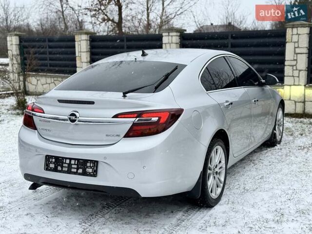 Серый Опель Инсигния, объемом двигателя 0 л и пробегом 235 тыс. км за 8999 $, фото 4 на Automoto.ua