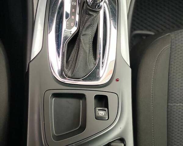 Серый Опель Инсигния, объемом двигателя 1.96 л и пробегом 225 тыс. км за 10500 $, фото 33 на Automoto.ua