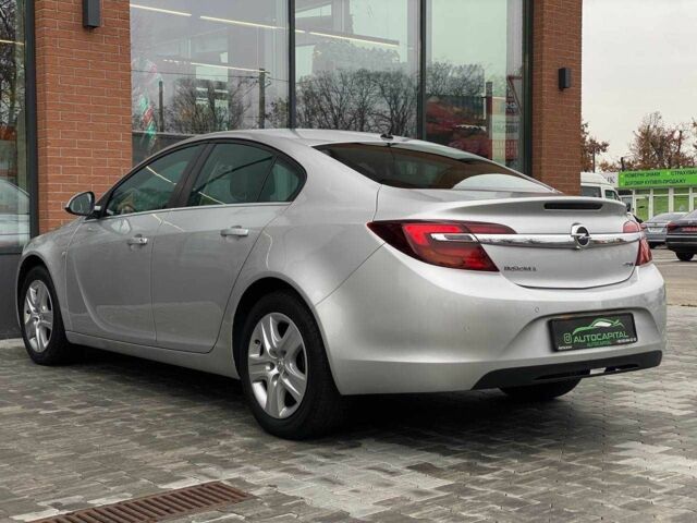 Серый Опель Инсигния, объемом двигателя 2 л и пробегом 225 тыс. км за 10500 $, фото 5 на Automoto.ua