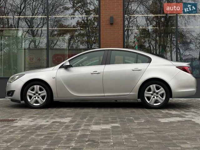 Серый Опель Инсигния, объемом двигателя 1.96 л и пробегом 225 тыс. км за 10500 $, фото 5 на Automoto.ua