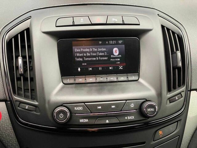 Серый Опель Инсигния, объемом двигателя 2 л и пробегом 225 тыс. км за 10500 $, фото 16 на Automoto.ua