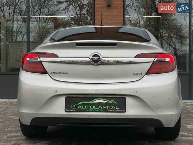 Серый Опель Инсигния, объемом двигателя 1.96 л и пробегом 225 тыс. км за 10500 $, фото 8 на Automoto.ua