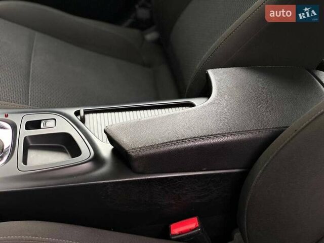 Серый Опель Инсигния, объемом двигателя 1.96 л и пробегом 225 тыс. км за 10500 $, фото 35 на Automoto.ua