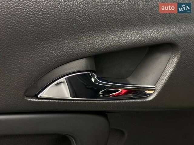 Серый Опель Инсигния, объемом двигателя 1.96 л и пробегом 225 тыс. км за 10500 $, фото 37 на Automoto.ua