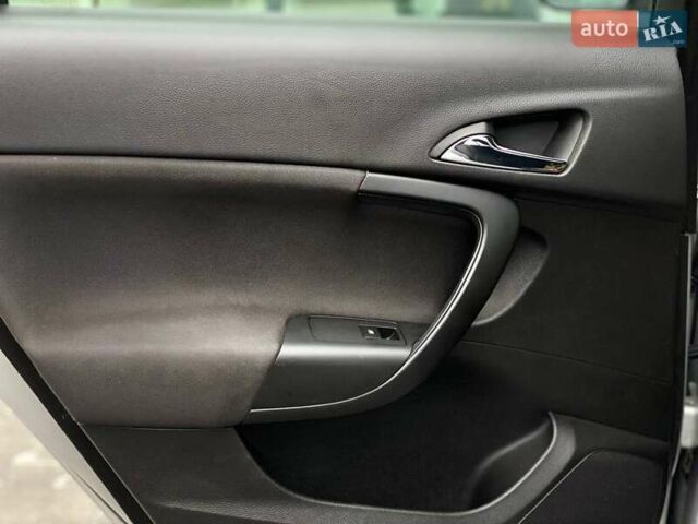 Серый Опель Инсигния, объемом двигателя 1.96 л и пробегом 225 тыс. км за 10500 $, фото 36 на Automoto.ua