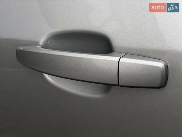 Серый Опель Инсигния, объемом двигателя 1.96 л и пробегом 225 тыс. км за 10500 $, фото 14 на Automoto.ua