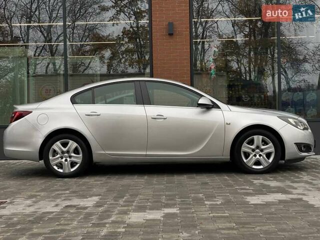 Серый Опель Инсигния, объемом двигателя 1.96 л и пробегом 225 тыс. км за 10500 $, фото 6 на Automoto.ua