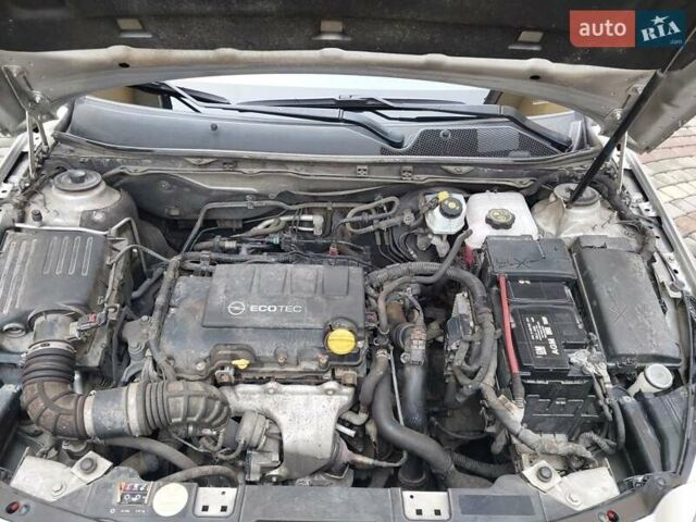 Серый Опель Инсигния, объемом двигателя 1.4 л и пробегом 167 тыс. км за 8650 $, фото 15 на Automoto.ua