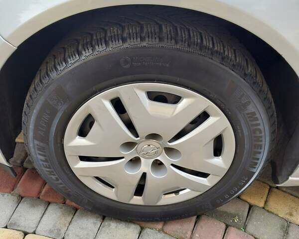 Серый Опель Инсигния, объемом двигателя 1.4 л и пробегом 167 тыс. км за 8650 $, фото 8 на Automoto.ua