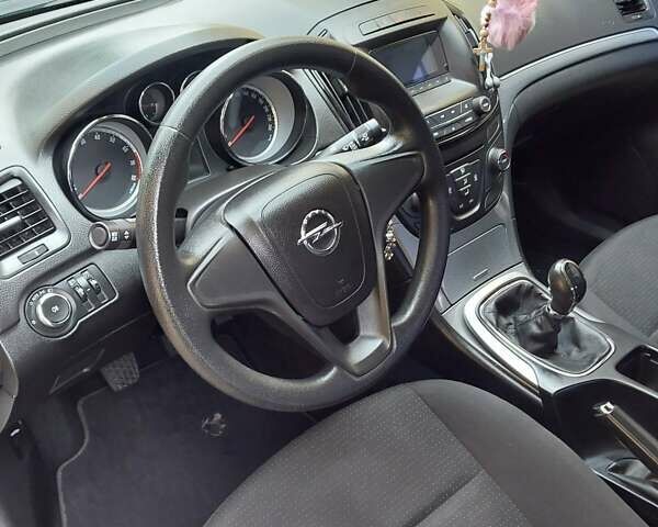 Серый Опель Инсигния, объемом двигателя 1.4 л и пробегом 167 тыс. км за 8650 $, фото 2 на Automoto.ua