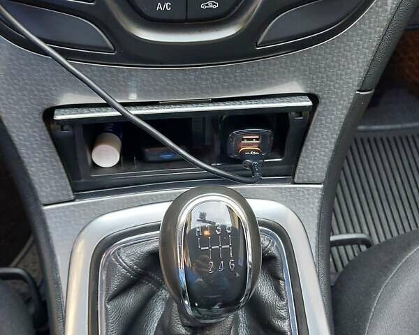 Серый Опель Инсигния, объемом двигателя 1.4 л и пробегом 167 тыс. км за 8650 $, фото 16 на Automoto.ua