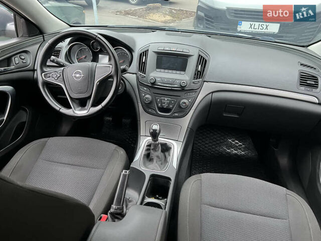 Серый Опель Инсигния, объемом двигателя 1.6 л и пробегом 155 тыс. км за 10100 $, фото 6 на Automoto.ua