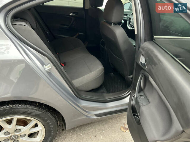 Серый Опель Инсигния, объемом двигателя 1.6 л и пробегом 155 тыс. км за 10100 $, фото 8 на Automoto.ua