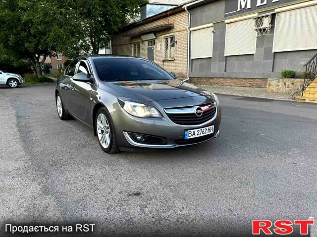 Серый Опель Инсигния, объемом двигателя 2 л и пробегом 200 тыс. км за 12999 $, фото 4 на Automoto.ua