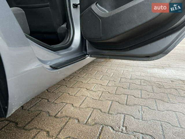 Серый Опель Инсигния, объемом двигателя 1.6 л и пробегом 155 тыс. км за 10300 $, фото 52 на Automoto.ua